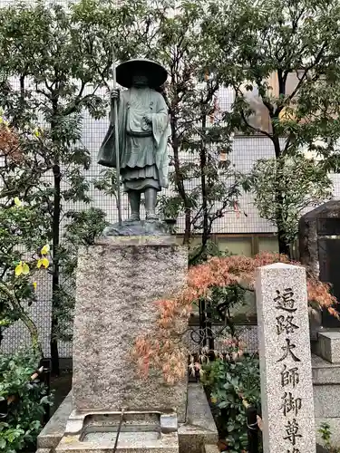 薬研堀不動院(川崎大師東京別院)の像