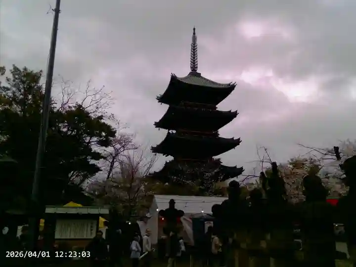 上野東照宮の{uncategorized: "未分類", other: "その他", undefined: "問題あり", building: "その他建物", grave: "お墓", sacred_gate: "鳥居", guardian: "狛犬", statue: "像", buddha: "仏像", history: "歴史", nature: "自然", garden: "庭園", animal: "動物", pagoda: "塔", temizu: "手水舎", mountain_gate: "山門・神門", sanctuary: "本殿・本堂", subordinate: "末社・摂社", art: "芸術", scenery: "景色", jizo: "地蔵", ema: "絵馬", goshuin: "御朱印", omikuji: "おみくじ", items: "授与品その他", amulet: "お守り", goshuincho: "御朱印帳", eats: "食事", festival: "お祭り", votive_dance: "神楽", shichigosan: "七五三参", wedding: "結婚式", experience: "体験その他", initially: "初詣", around: "周辺", anti_infection: "感染症対策"}