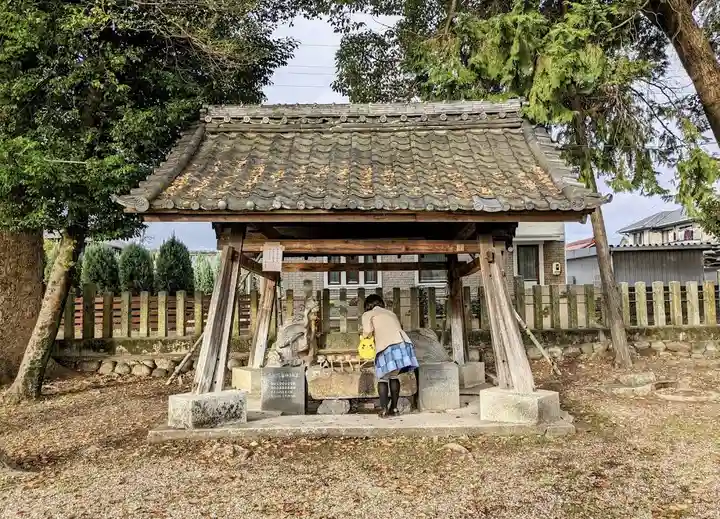 八所神社(八所社)の手水舎