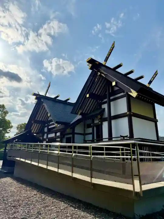 十二神社の{uncategorized: "未分類", other: "その他", undefined: "問題あり", building: "その他建物", grave: "お墓", sacred_gate: "鳥居", guardian: "狛犬", statue: "像", buddha: "仏像", history: "歴史", nature: "自然", garden: "庭園", animal: "動物", pagoda: "塔", temizu: "手水舎", mountain_gate: "山門・神門", sanctuary: "本殿・本堂", subordinate: "末社・摂社", art: "芸術", scenery: "景色", jizo: "地蔵", ema: "絵馬", goshuin: "御朱印", omikuji: "おみくじ", items: "授与品その他", amulet: "お守り", goshuincho: "御朱印帳", eats: "食事", festival: "お祭り", votive_dance: "神楽", shichigosan: "七五三参", wedding: "結婚式", experience: "体験その他", initially: "初詣", around: "周辺", anti_infection: "感染症対策"}