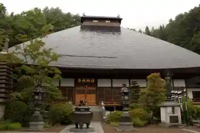 信綱寺の本殿・本堂