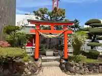 三囲神社の鳥居