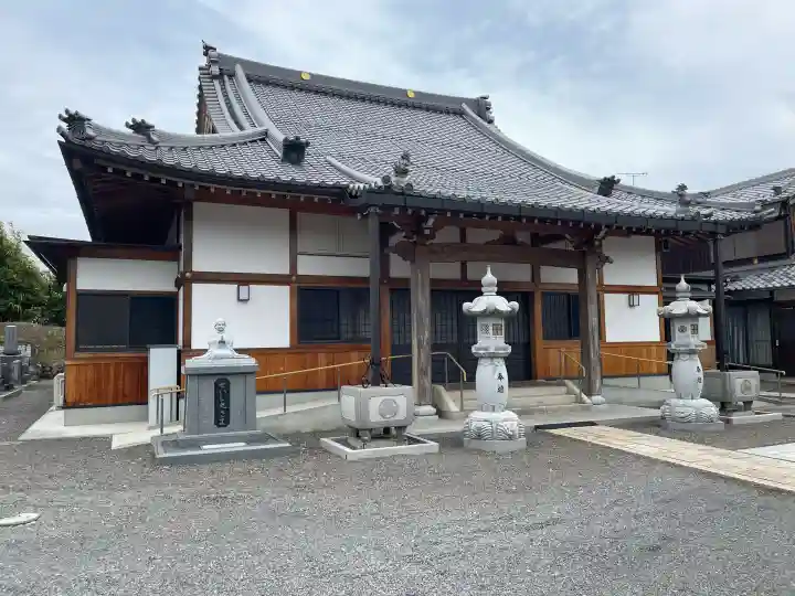 広潭寺の{uncategorized: "未分類", other: "その他", undefined: "問題あり", building: "その他建物", grave: "お墓", sacred_gate: "鳥居", guardian: "狛犬", statue: "像", buddha: "仏像", history: "歴史", nature: "自然", garden: "庭園", animal: "動物", pagoda: "塔", temizu: "手水舎", mountain_gate: "山門・神門", sanctuary: "本殿・本堂", subordinate: "末社・摂社", art: "芸術", scenery: "景色", jizo: "地蔵", ema: "絵馬", goshuin: "御朱印", omikuji: "おみくじ", items: "授与品その他", amulet: "お守り", goshuincho: "御朱印帳", eats: "食事", festival: "お祭り", votive_dance: "神楽", shichigosan: "七五三参", wedding: "結婚式", experience: "体験その他", initially: "初詣", around: "周辺", anti_infection: "感染症対策"}