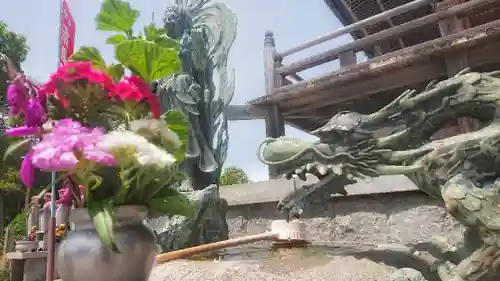 萬徳寺の手水舎