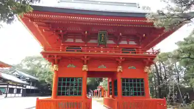 穴八幡宮の山門・神門
