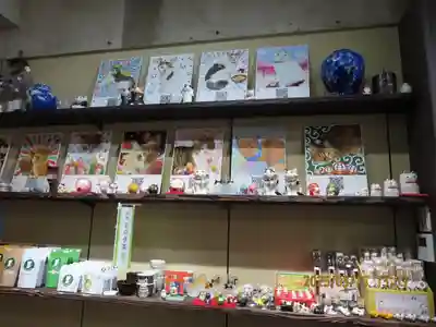 長崎尾曲がり猫神社の授与品その他