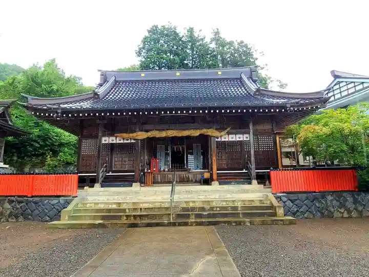石母田 三吉神社の本殿・本堂