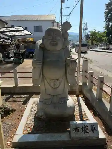 五所神社の{uncategorized: "未分類", other: "その他", undefined: "問題あり", building: "その他建物", grave: "お墓", sacred_gate: "鳥居", guardian: "狛犬", statue: "像", buddha: "仏像", history: "歴史", nature: "自然", garden: "庭園", animal: "動物", pagoda: "塔", temizu: "手水舎", mountain_gate: "山門・神門", sanctuary: "本殿・本堂", subordinate: "末社・摂社", art: "芸術", scenery: "景色", jizo: "地蔵", ema: "絵馬", goshuin: "御朱印", omikuji: "おみくじ", items: "授与品その他", amulet: "お守り", goshuincho: "御朱印帳", eats: "食事", festival: "お祭り", votive_dance: "神楽", shichigosan: "七五三参", wedding: "結婚式", experience: "体験その他", initially: "初詣", around: "周辺", anti_infection: "感染症対策"}