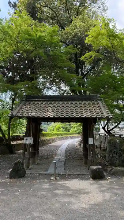 永保寺の{uncategorized: "未分類", other: "その他", undefined: "問題あり", building: "その他建物", grave: "お墓", sacred_gate: "鳥居", guardian: "狛犬", statue: "像", buddha: "仏像", history: "歴史", nature: "自然", garden: "庭園", animal: "動物", pagoda: "塔", temizu: "手水舎", mountain_gate: "山門・神門", sanctuary: "本殿・本堂", subordinate: "末社・摂社", art: "芸術", scenery: "景色", jizo: "地蔵", ema: "絵馬", goshuin: "御朱印", omikuji: "おみくじ", items: "授与品その他", amulet: "お守り", goshuincho: "御朱印帳", eats: "食事", festival: "お祭り", votive_dance: "神楽", shichigosan: "七五三参", wedding: "結婚式", experience: "体験その他", initially: "初詣", around: "周辺", anti_infection: "感染症対策"}