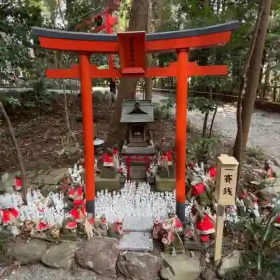 白笹稲荷神社の{uncategorized: "未分類", other: "その他", undefined: "問題あり", building: "その他建物", grave: "お墓", sacred_gate: "鳥居", guardian: "狛犬", statue: "像", buddha: "仏像", history: "歴史", nature: "自然", garden: "庭園", animal: "動物", pagoda: "塔", temizu: "手水舎", mountain_gate: "山門・神門", sanctuary: "本殿・本堂", subordinate: "末社・摂社", art: "芸術", scenery: "景色", jizo: "地蔵", ema: "絵馬", goshuin: "御朱印", omikuji: "おみくじ", items: "授与品その他", amulet: "お守り", goshuincho: "御朱印帳", eats: "食事", festival: "お祭り", votive_dance: "神楽", shichigosan: "七五三参", wedding: "結婚式", experience: "体験その他", initially: "初詣", around: "周辺", anti_infection: "感染症対策"}