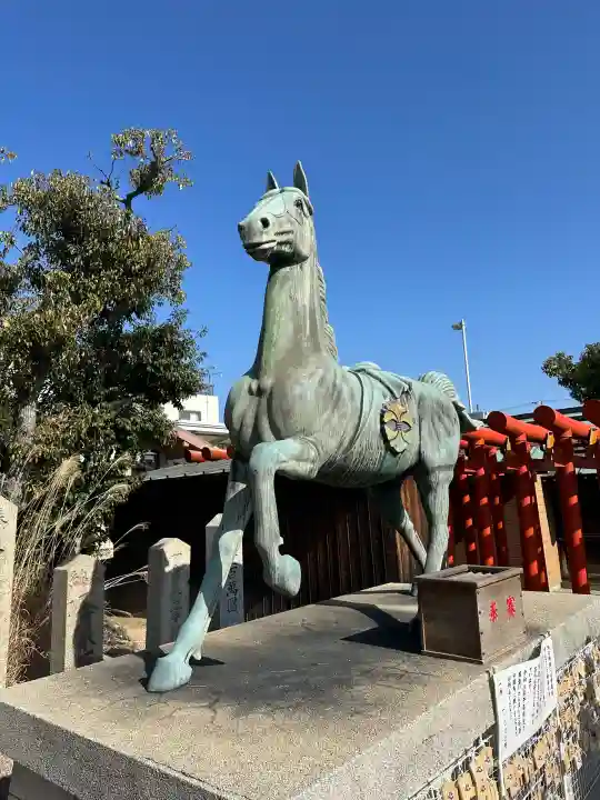 和田神社の{uncategorized: "未分類", other: "その他", undefined: "問題あり", building: "その他建物", grave: "お墓", sacred_gate: "鳥居", guardian: "狛犬", statue: "像", buddha: "仏像", history: "歴史", nature: "自然", garden: "庭園", animal: "動物", pagoda: "塔", temizu: "手水舎", mountain_gate: "山門・神門", sanctuary: "本殿・本堂", subordinate: "末社・摂社", art: "芸術", scenery: "景色", jizo: "地蔵", ema: "絵馬", goshuin: "御朱印", omikuji: "おみくじ", items: "授与品その他", amulet: "お守り", goshuincho: "御朱印帳", eats: "食事", festival: "お祭り", votive_dance: "神楽", shichigosan: "七五三参", wedding: "結婚式", experience: "体験その他", initially: "初詣", around: "周辺", anti_infection: "感染症対策"}