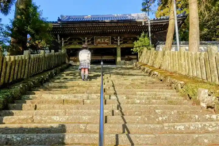金剛證寺の山門・神門