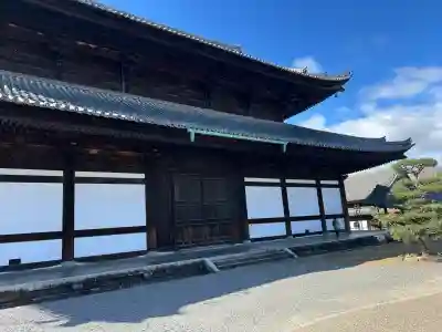 東福禅寺（東福寺）の{uncategorized: "未分類", other: "その他", undefined: "問題あり", building: "その他建物", grave: "お墓", sacred_gate: "鳥居", guardian: "狛犬", statue: "像", buddha: "仏像", history: "歴史", nature: "自然", garden: "庭園", animal: "動物", pagoda: "塔", temizu: "手水舎", mountain_gate: "山門・神門", sanctuary: "本殿・本堂", subordinate: "末社・摂社", art: "芸術", scenery: "景色", jizo: "地蔵", ema: "絵馬", goshuin: "御朱印", omikuji: "おみくじ", items: "授与品その他", amulet: "お守り", goshuincho: "御朱印帳", eats: "食事", festival: "お祭り", votive_dance: "神楽", shichigosan: "七五三参", wedding: "結婚式", experience: "体験その他", initially: "初詣", around: "周辺", anti_infection: "感染症対策"}
