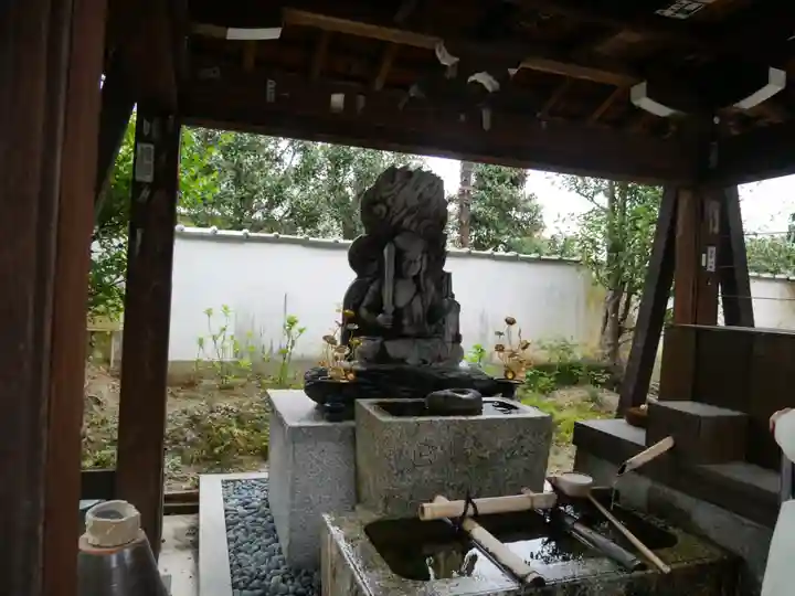 五大堂同聚院の手水舎