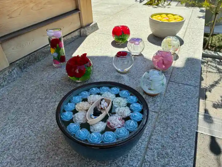 駒込妙義神社の{uncategorized: "未分類", other: "その他", undefined: "問題あり", building: "その他建物", grave: "お墓", sacred_gate: "鳥居", guardian: "狛犬", statue: "像", buddha: "仏像", history: "歴史", nature: "自然", garden: "庭園", animal: "動物", pagoda: "塔", temizu: "手水舎", mountain_gate: "山門・神門", sanctuary: "本殿・本堂", subordinate: "末社・摂社", art: "芸術", scenery: "景色", jizo: "地蔵", ema: "絵馬", goshuin: "御朱印", omikuji: "おみくじ", items: "授与品その他", amulet: "お守り", goshuincho: "御朱印帳", eats: "食事", festival: "お祭り", votive_dance: "神楽", shichigosan: "七五三参", wedding: "結婚式", experience: "体験その他", initially: "初詣", around: "周辺", anti_infection: "感染症対策"}