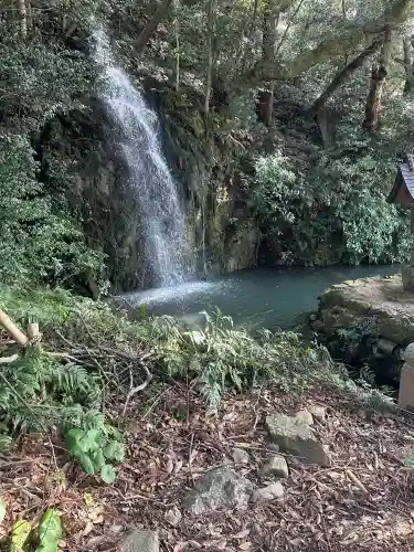 出雲大社の{uncategorized: "未分類", other: "その他", undefined: "問題あり", building: "その他建物", grave: "お墓", sacred_gate: "鳥居", guardian: "狛犬", statue: "像", buddha: "仏像", history: "歴史", nature: "自然", garden: "庭園", animal: "動物", pagoda: "塔", temizu: "手水舎", mountain_gate: "山門・神門", sanctuary: "本殿・本堂", subordinate: "末社・摂社", art: "芸術", scenery: "景色", jizo: "地蔵", ema: "絵馬", goshuin: "御朱印", omikuji: "おみくじ", items: "授与品その他", amulet: "お守り", goshuincho: "御朱印帳", eats: "食事", festival: "お祭り", votive_dance: "神楽", shichigosan: "七五三参", wedding: "結婚式", experience: "体験その他", initially: "初詣", around: "周辺", anti_infection: "感染症対策"}