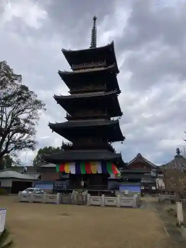 本山寺の{uncategorized: "未分類", other: "その他", undefined: "問題あり", building: "その他建物", grave: "お墓", sacred_gate: "鳥居", guardian: "狛犬", statue: "像", buddha: "仏像", history: "歴史", nature: "自然", garden: "庭園", animal: "動物", pagoda: "塔", temizu: "手水舎", mountain_gate: "山門・神門", sanctuary: "本殿・本堂", subordinate: "末社・摂社", art: "芸術", scenery: "景色", jizo: "地蔵", ema: "絵馬", goshuin: "御朱印", omikuji: "おみくじ", items: "授与品その他", amulet: "お守り", goshuincho: "御朱印帳", eats: "食事", festival: "お祭り", votive_dance: "神楽", shichigosan: "七五三参", wedding: "結婚式", experience: "体験その他", initially: "初詣", around: "周辺", anti_infection: "感染症対策"}