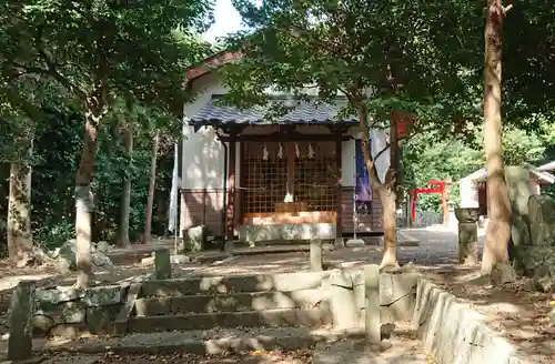 爾自神社の本殿・本堂
