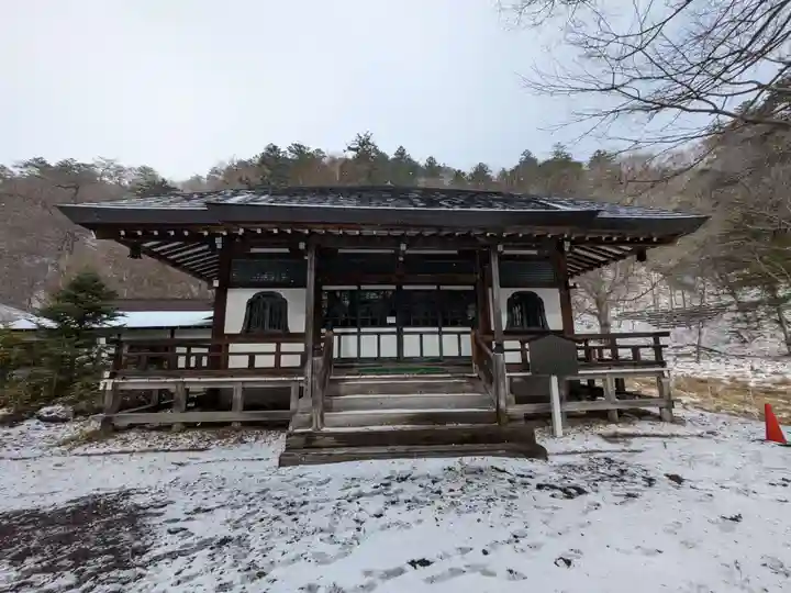 日光山輪王寺別院 温泉寺の本殿・本堂