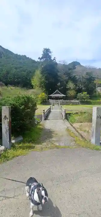 烏帽子杜三島神社の{uncategorized: "未分類", other: "その他", undefined: "問題あり", building: "その他建物", grave: "お墓", sacred_gate: "鳥居", guardian: "狛犬", statue: "像", buddha: "仏像", history: "歴史", nature: "自然", garden: "庭園", animal: "動物", pagoda: "塔", temizu: "手水舎", mountain_gate: "山門・神門", sanctuary: "本殿・本堂", subordinate: "末社・摂社", art: "芸術", scenery: "景色", jizo: "地蔵", ema: "絵馬", goshuin: "御朱印", omikuji: "おみくじ", items: "授与品その他", amulet: "お守り", goshuincho: "御朱印帳", eats: "食事", festival: "お祭り", votive_dance: "神楽", shichigosan: "七五三参", wedding: "結婚式", experience: "体験その他", initially: "初詣", around: "周辺", anti_infection: "感染症対策"}