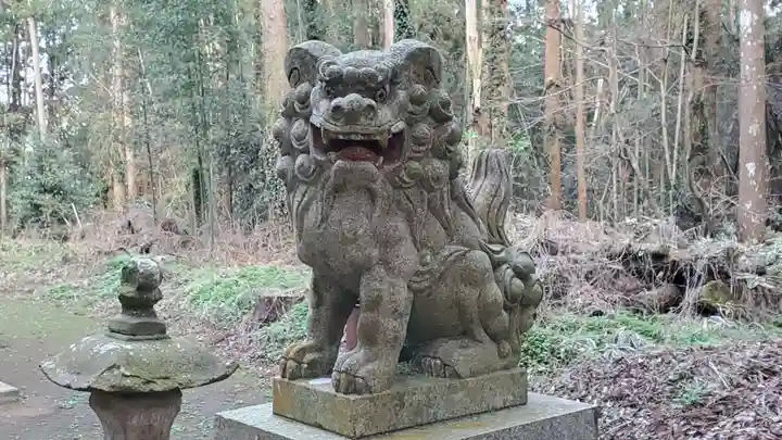 六所神社の狛犬