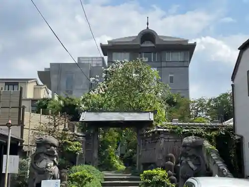 安養院の山門