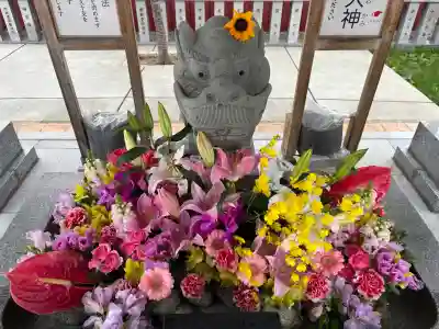 新川皇大神社の{uncategorized: "未分類", other: "その他", undefined: "問題あり", building: "その他建物", grave: "お墓", sacred_gate: "鳥居", guardian: "狛犬", statue: "像", buddha: "仏像", history: "歴史", nature: "自然", garden: "庭園", animal: "動物", pagoda: "塔", temizu: "手水舎", mountain_gate: "山門・神門", sanctuary: "本殿・本堂", subordinate: "末社・摂社", art: "芸術", scenery: "景色", jizo: "地蔵", ema: "絵馬", goshuin: "御朱印", omikuji: "おみくじ", items: "授与品その他", amulet: "お守り", goshuincho: "御朱印帳", eats: "食事", festival: "お祭り", votive_dance: "神楽", shichigosan: "七五三参", wedding: "結婚式", experience: "体験その他", initially: "初詣", around: "周辺", anti_infection: "感染症対策"}