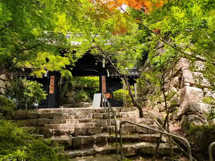 村雲御所瑞龍寺門跡の山門・神門