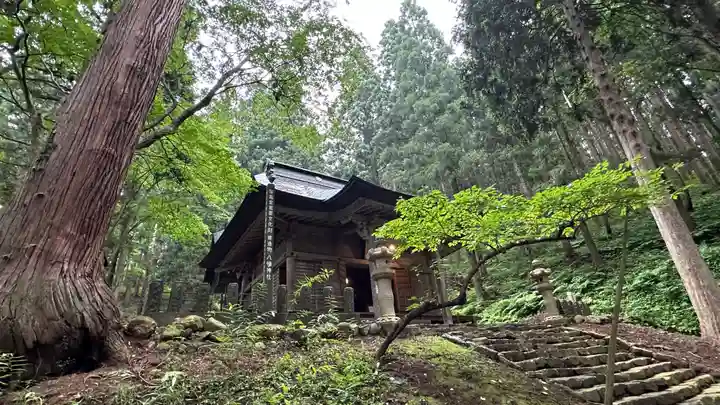 鳥越八幡神社(山形県)