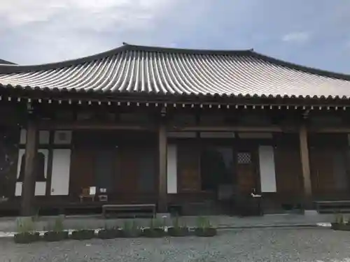 泉蔵寺の本殿・本堂