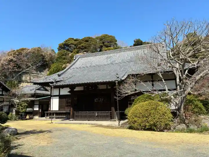 浄光明寺の{uncategorized: "未分類", other: "その他", undefined: "問題あり", building: "その他建物", grave: "お墓", sacred_gate: "鳥居", guardian: "狛犬", statue: "像", buddha: "仏像", history: "歴史", nature: "自然", garden: "庭園", animal: "動物", pagoda: "塔", temizu: "手水舎", mountain_gate: "山門・神門", sanctuary: "本殿・本堂", subordinate: "末社・摂社", art: "芸術", scenery: "景色", jizo: "地蔵", ema: "絵馬", goshuin: "御朱印", omikuji: "おみくじ", items: "授与品その他", amulet: "お守り", goshuincho: "御朱印帳", eats: "食事", festival: "お祭り", votive_dance: "神楽", shichigosan: "七五三参", wedding: "結婚式", experience: "体験その他", initially: "初詣", around: "周辺", anti_infection: "感染症対策"}