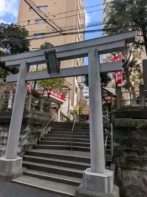 妻戀神社の{uncategorized: "未分類", other: "その他", undefined: "問題あり", building: "その他建物", grave: "お墓", sacred_gate: "鳥居", guardian: "狛犬", statue: "像", buddha: "仏像", history: "歴史", nature: "自然", garden: "庭園", animal: "動物", pagoda: "塔", temizu: "手水舎", mountain_gate: "山門・神門", sanctuary: "本殿・本堂", subordinate: "末社・摂社", art: "芸術", scenery: "景色", jizo: "地蔵", ema: "絵馬", goshuin: "御朱印", omikuji: "おみくじ", items: "授与品その他", amulet: "お守り", goshuincho: "御朱印帳", eats: "食事", festival: "お祭り", votive_dance: "神楽", shichigosan: "七五三参", wedding: "結婚式", experience: "体験その他", initially: "初詣", around: "周辺", anti_infection: "感染症対策"}