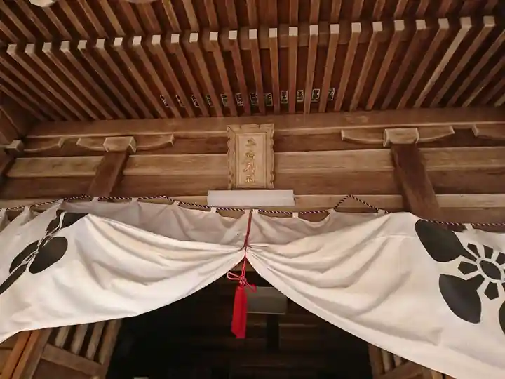 倶利迦羅不動寺山頂本堂の末社・摂社