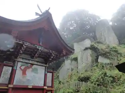 岩上神社の本殿・本堂