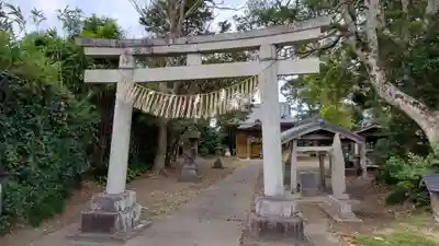 六所神社の鳥居
