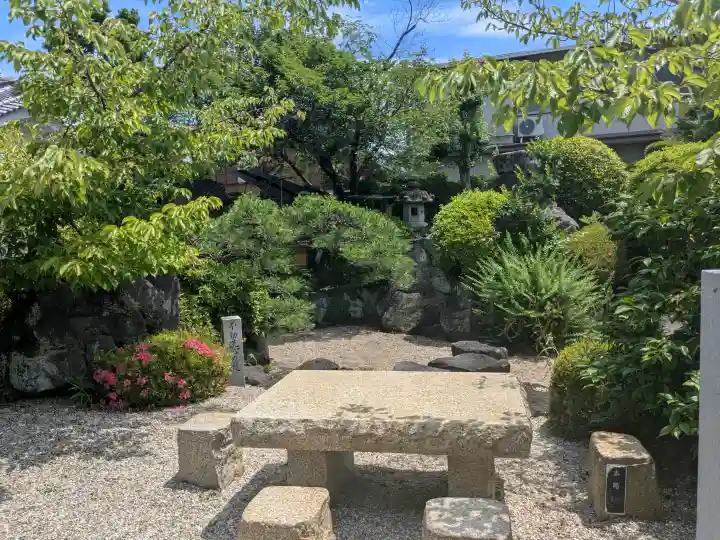 総持寺の{uncategorized: "未分類", other: "その他", undefined: "問題あり", building: "その他建物", grave: "お墓", sacred_gate: "鳥居", guardian: "狛犬", statue: "像", buddha: "仏像", history: "歴史", nature: "自然", garden: "庭園", animal: "動物", pagoda: "塔", temizu: "手水舎", mountain_gate: "山門・神門", sanctuary: "本殿・本堂", subordinate: "末社・摂社", art: "芸術", scenery: "景色", jizo: "地蔵", ema: "絵馬", goshuin: "御朱印", omikuji: "おみくじ", items: "授与品その他", amulet: "お守り", goshuincho: "御朱印帳", eats: "食事", festival: "お祭り", votive_dance: "神楽", shichigosan: "七五三参", wedding: "結婚式", experience: "体験その他", initially: "初詣", around: "周辺", anti_infection: "感染症対策"}