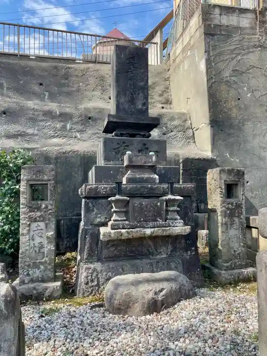 宗興寺の{uncategorized: "未分類", other: "その他", undefined: "問題あり", building: "その他建物", grave: "お墓", sacred_gate: "鳥居", guardian: "狛犬", statue: "像", buddha: "仏像", history: "歴史", nature: "自然", garden: "庭園", animal: "動物", pagoda: "塔", temizu: "手水舎", mountain_gate: "山門・神門", sanctuary: "本殿・本堂", subordinate: "末社・摂社", art: "芸術", scenery: "景色", jizo: "地蔵", ema: "絵馬", goshuin: "御朱印", omikuji: "おみくじ", items: "授与品その他", amulet: "お守り", goshuincho: "御朱印帳", eats: "食事", festival: "お祭り", votive_dance: "神楽", shichigosan: "七五三参", wedding: "結婚式", experience: "体験その他", initially: "初詣", around: "周辺", anti_infection: "感染症対策"}