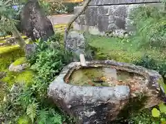 吸湖山　青岸寺の手水