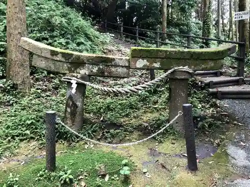 牛根麓稲荷神社の鳥居