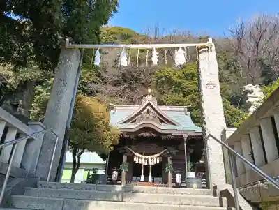 根岸八幡神社の{uncategorized: "未分類", other: "その他", undefined: "問題あり", building: "その他建物", grave: "お墓", sacred_gate: "鳥居", guardian: "狛犬", statue: "像", buddha: "仏像", history: "歴史", nature: "自然", garden: "庭園", animal: "動物", pagoda: "塔", temizu: "手水舎", mountain_gate: "山門・神門", sanctuary: "本殿・本堂", subordinate: "末社・摂社", art: "芸術", scenery: "景色", jizo: "地蔵", ema: "絵馬", goshuin: "御朱印", omikuji: "おみくじ", items: "授与品その他", amulet: "お守り", goshuincho: "御朱印帳", eats: "食事", festival: "お祭り", votive_dance: "神楽", shichigosan: "七五三参", wedding: "結婚式", experience: "体験その他", initially: "初詣", around: "周辺", anti_infection: "感染症対策"}