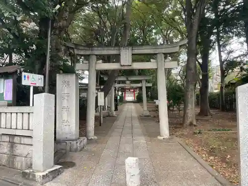 自由が丘熊野神社の鳥居