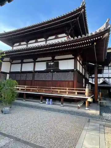 甘露寺の本殿・本堂