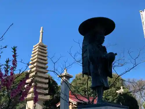 慈恩寺の像