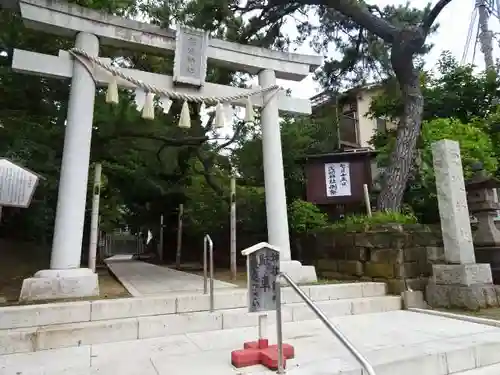 登渡神社の鳥居