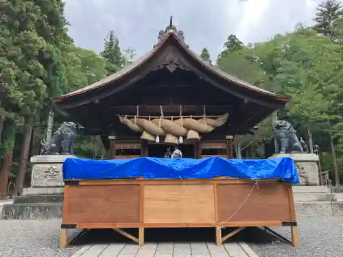 諏訪大社下社秋宮(長野県)