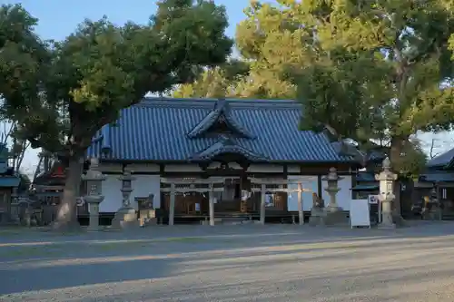 泉穴師神社の本殿