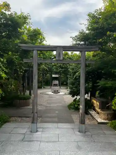 鉄道神社の{uncategorized: "未分類", other: "その他", undefined: "問題あり", building: "その他建物", grave: "お墓", sacred_gate: "鳥居", guardian: "狛犬", statue: "像", buddha: "仏像", history: "歴史", nature: "自然", garden: "庭園", animal: "動物", pagoda: "塔", temizu: "手水舎", mountain_gate: "山門・神門", sanctuary: "本殿・本堂", subordinate: "末社・摂社", art: "芸術", scenery: "景色", jizo: "地蔵", ema: "絵馬", goshuin: "御朱印", omikuji: "おみくじ", items: "授与品その他", amulet: "お守り", goshuincho: "御朱印帳", eats: "食事", festival: "お祭り", votive_dance: "神楽", shichigosan: "七五三参", wedding: "結婚式", experience: "体験その他", initially: "初詣", around: "周辺", anti_infection: "感染症対策"}