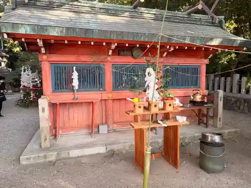 御器所八幡宮の{uncategorized: "未分類", other: "その他", undefined: "問題あり", building: "その他建物", grave: "お墓", sacred_gate: "鳥居", guardian: "狛犬", statue: "像", buddha: "仏像", history: "歴史", nature: "自然", garden: "庭園", animal: "動物", pagoda: "塔", temizu: "手水舎", mountain_gate: "山門・神門", sanctuary: "本殿・本堂", subordinate: "末社・摂社", art: "芸術", scenery: "景色", jizo: "地蔵", ema: "絵馬", goshuin: "御朱印", omikuji: "おみくじ", items: "授与品その他", amulet: "お守り", goshuincho: "御朱印帳", eats: "食事", festival: "お祭り", votive_dance: "神楽", shichigosan: "七五三参", wedding: "結婚式", experience: "体験その他", initially: "初詣", around: "周辺", anti_infection: "感染症対策"}