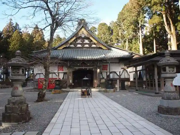 久遠寺の本殿・本堂