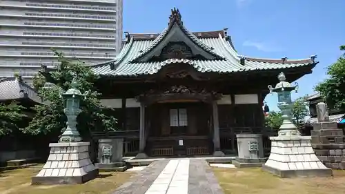 龍本寺の本殿・本堂